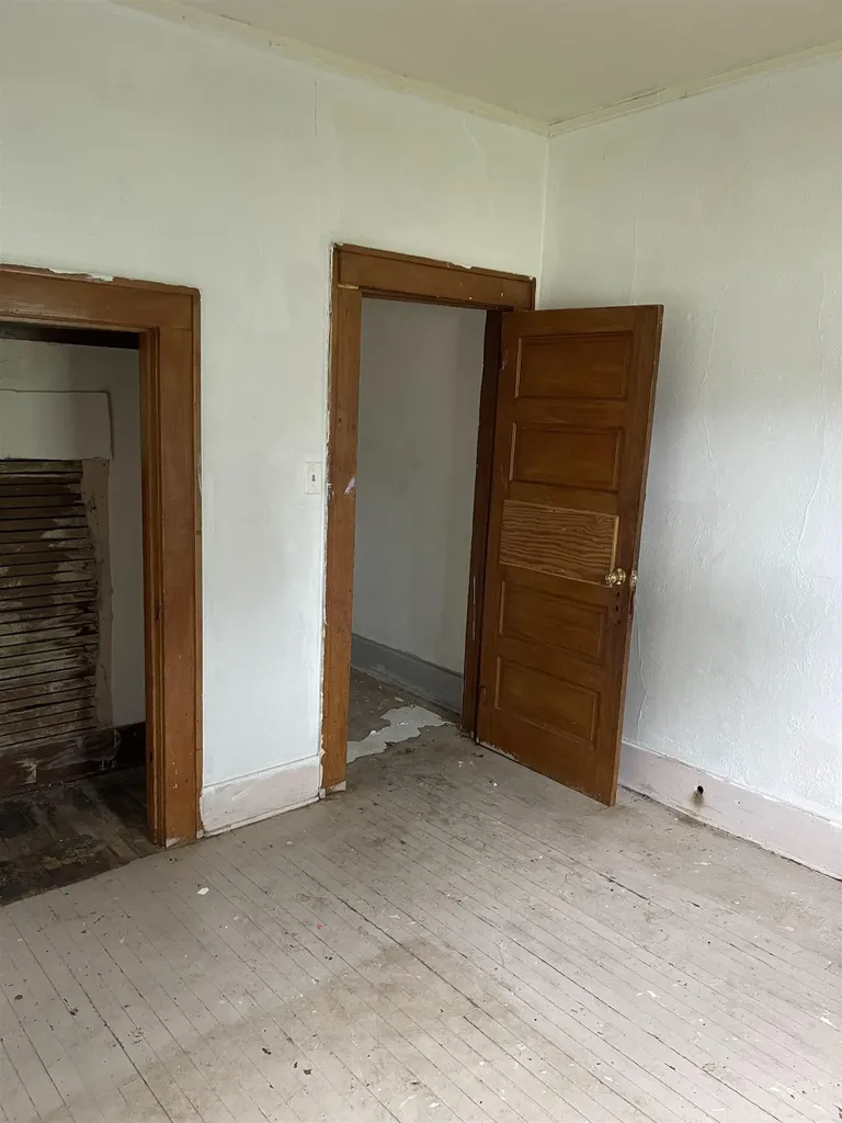 412 W Chestnut Avenue Arkansas City KS 67005-2539