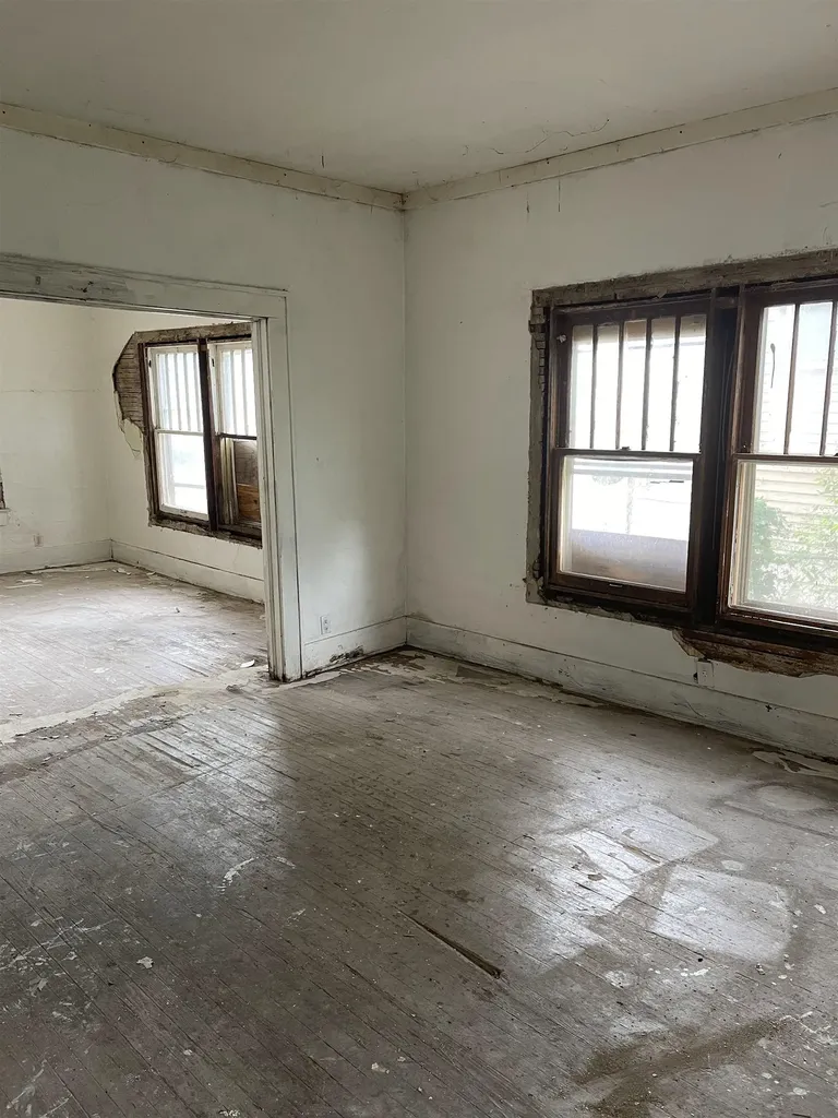 412 W Chestnut Avenue Arkansas City KS 67005-2539