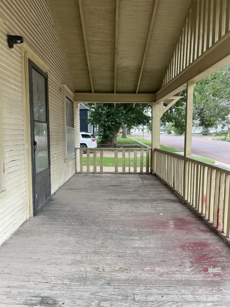 412 W Chestnut Avenue Arkansas City KS 67005-2539