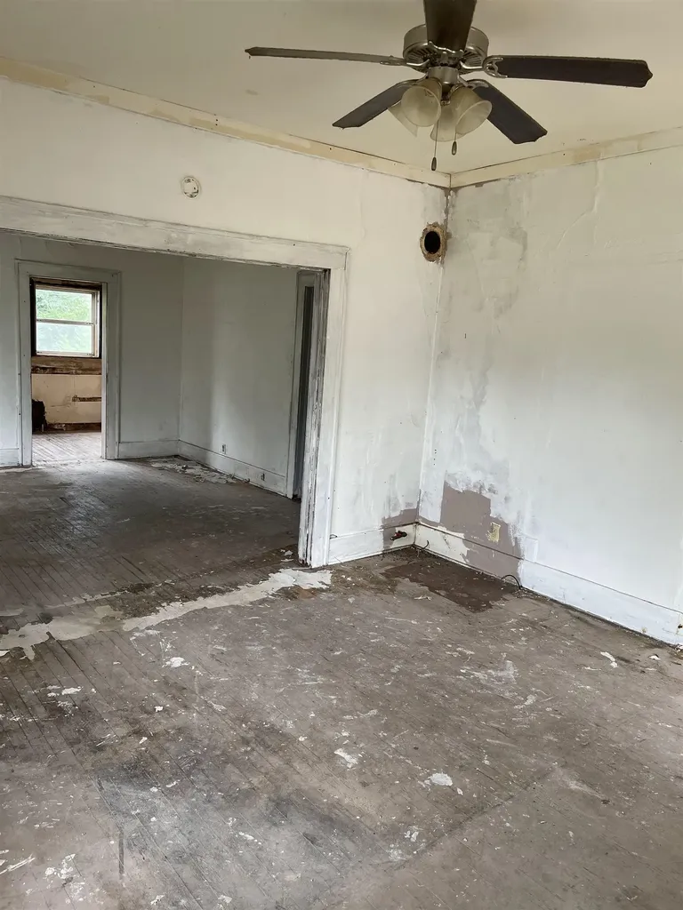 412 W Chestnut Avenue Arkansas City KS 67005-2539
