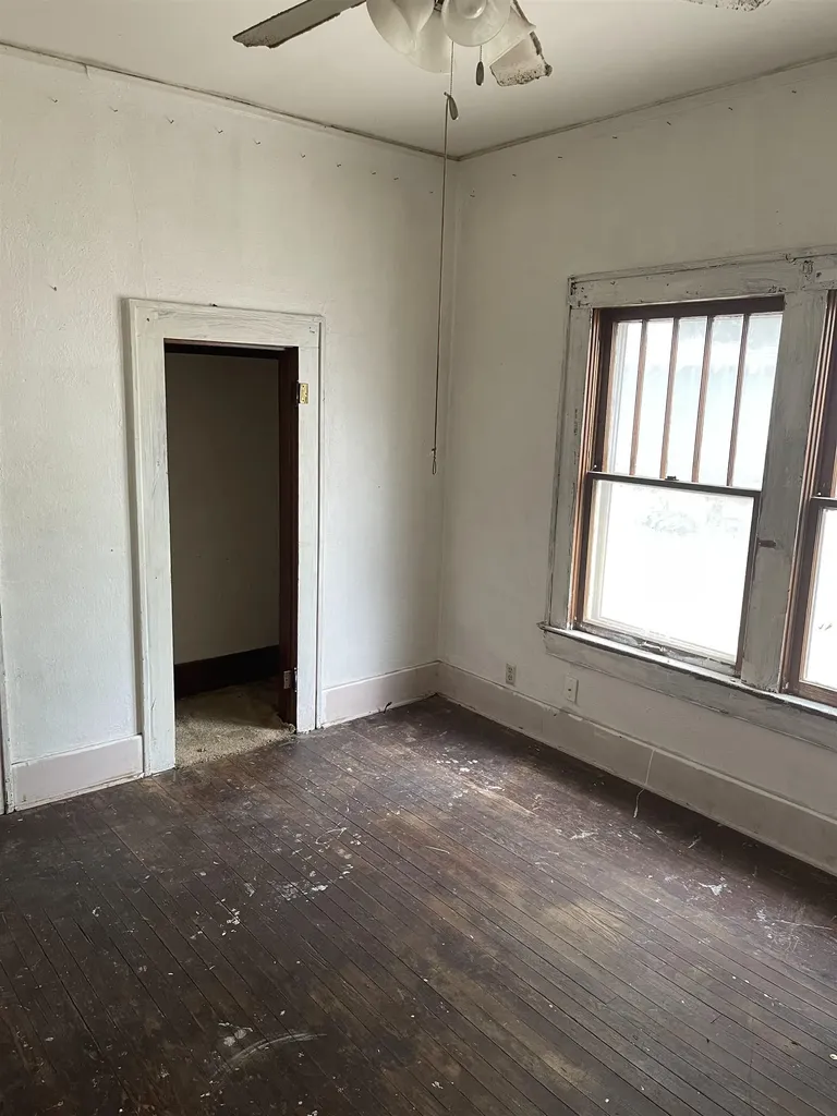 412 W Chestnut Avenue Arkansas City KS 67005-2539