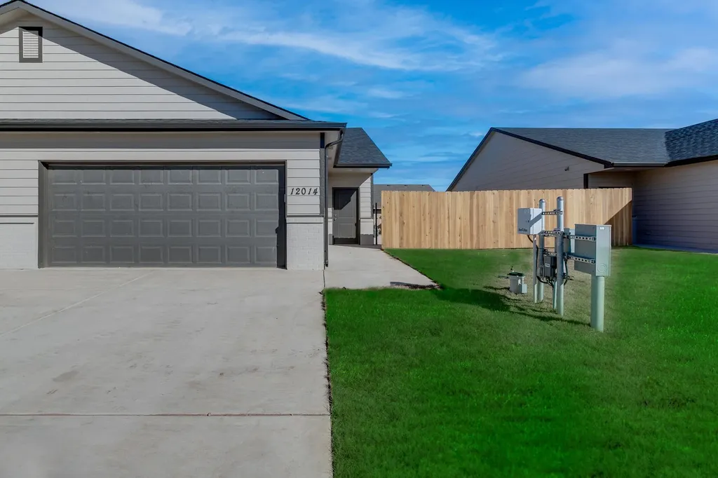 12039 W Shadow Lakes Wichita KS 67205