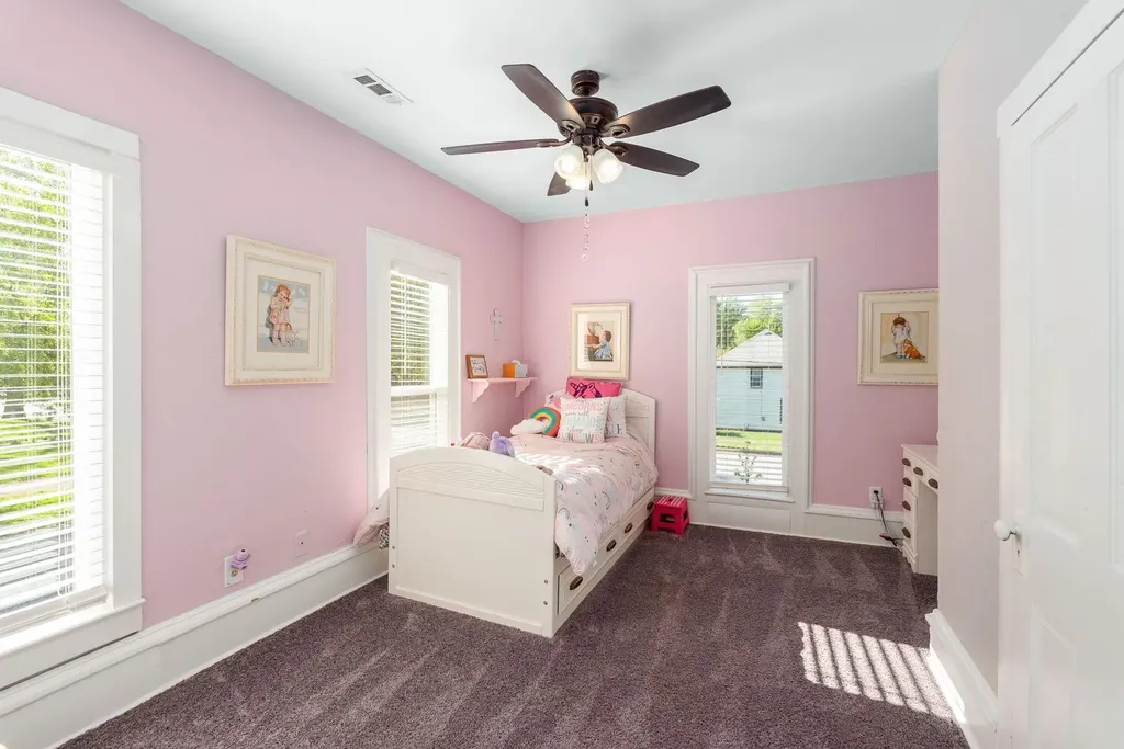 108 E 8th Street Sedgwick KS 67135
