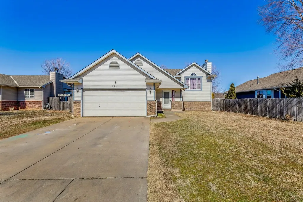 988 E Forest Court Haysville KS 67060