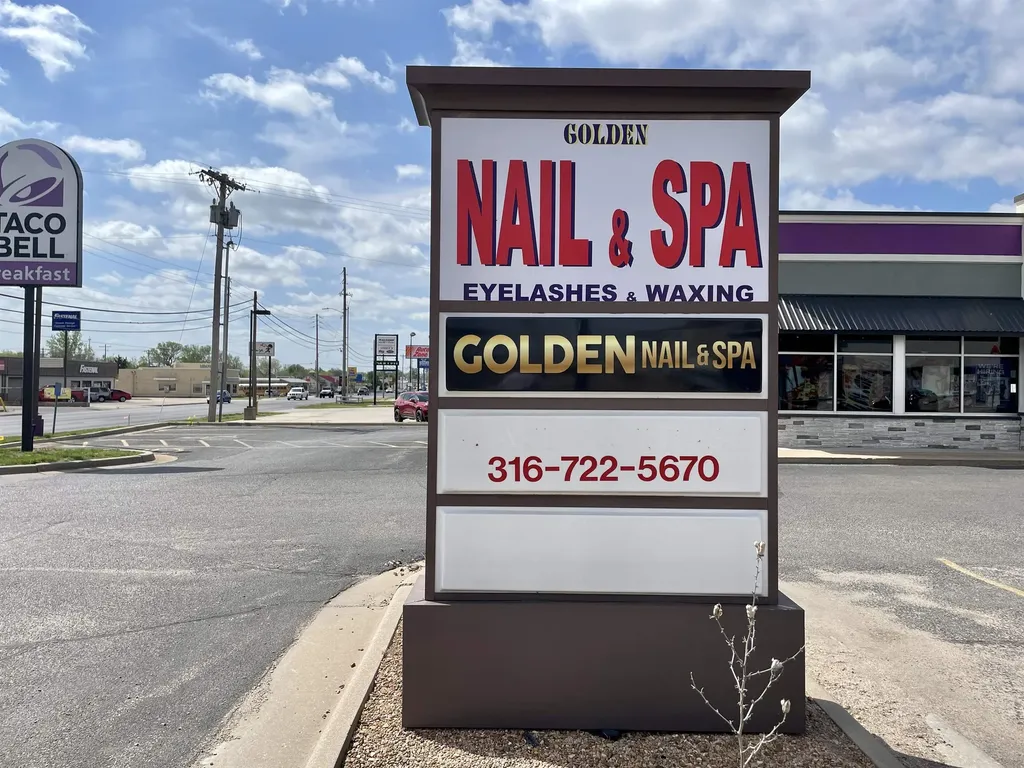 1801 N Summit Arkansas City KS 67005