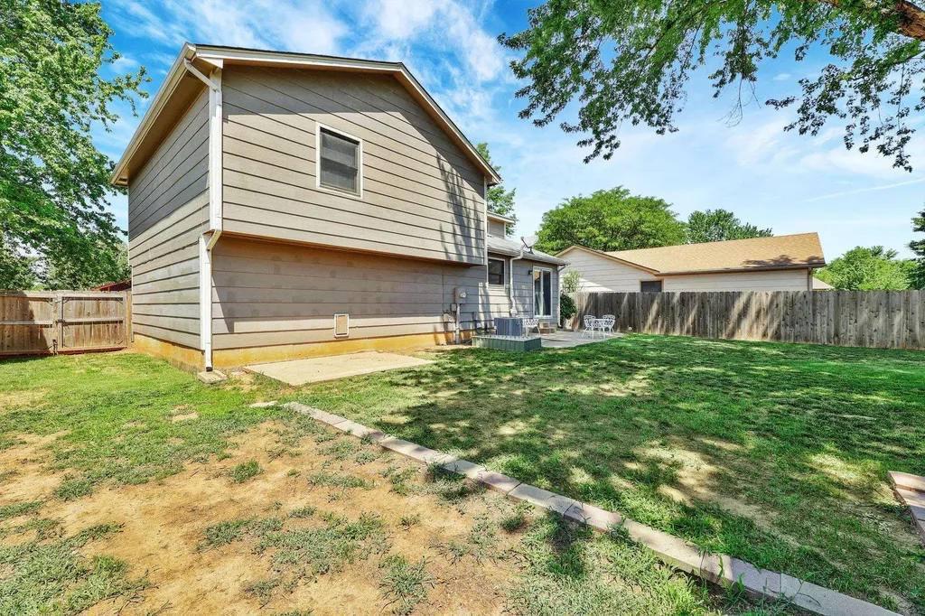 6110 W 38th Court S Wichita KS 67215