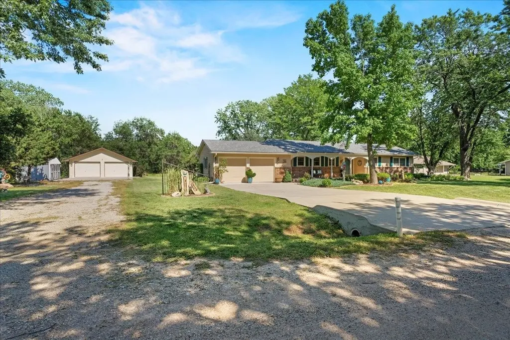736 N Lakeside Drive Andover KS 67002