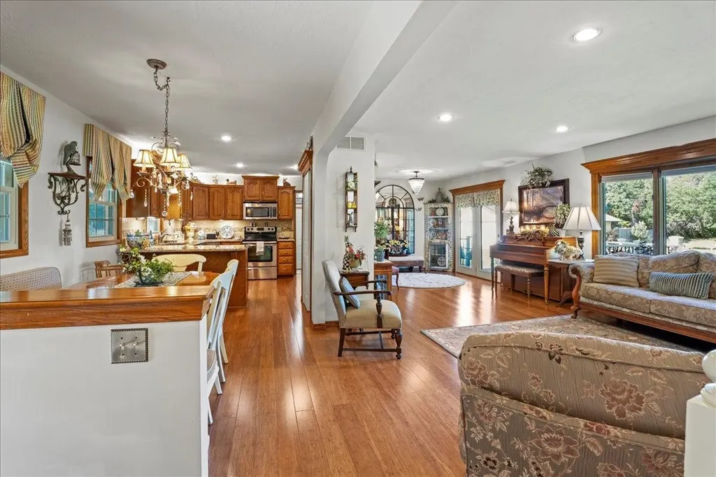 736 N Lakeside Drive Andover KS 67002