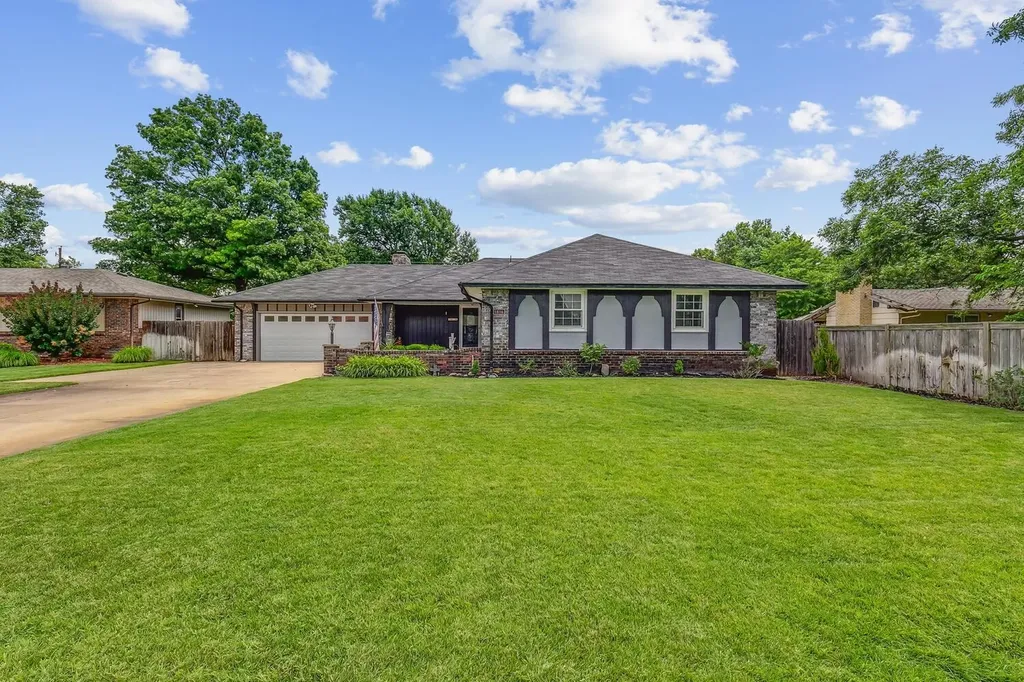 1816 N Sedgwick Wichita KS 67203-1569