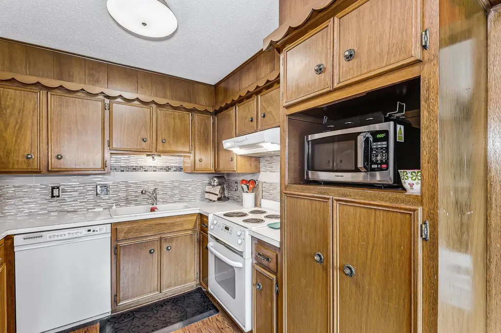 1816 N Sedgwick Wichita KS 67203-1569