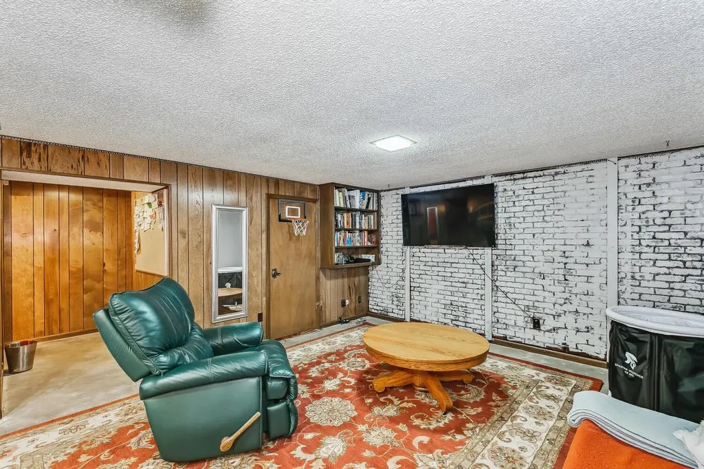1816 N Sedgwick Wichita KS 67203-1569