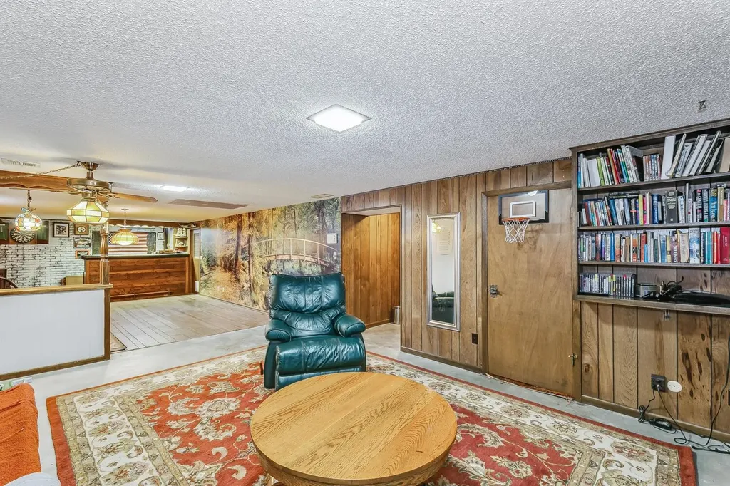 1816 N Sedgwick Wichita KS 67203-1569
