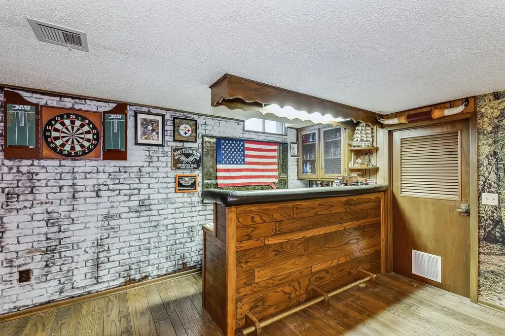 1816 N Sedgwick Wichita KS 67203-1569