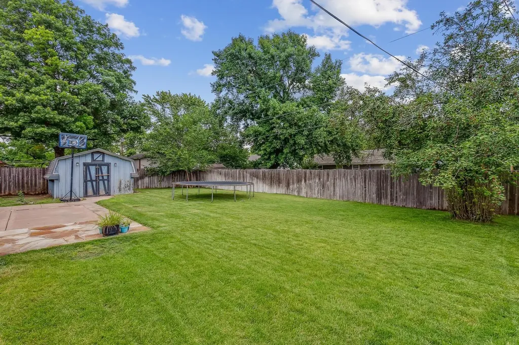 1816 N Sedgwick Wichita KS 67203-1569
