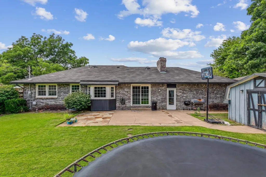 1816 N Sedgwick Wichita KS 67203-1569