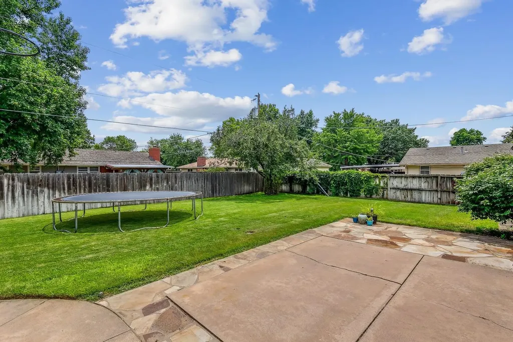 1816 N Sedgwick Wichita KS 67203-1569