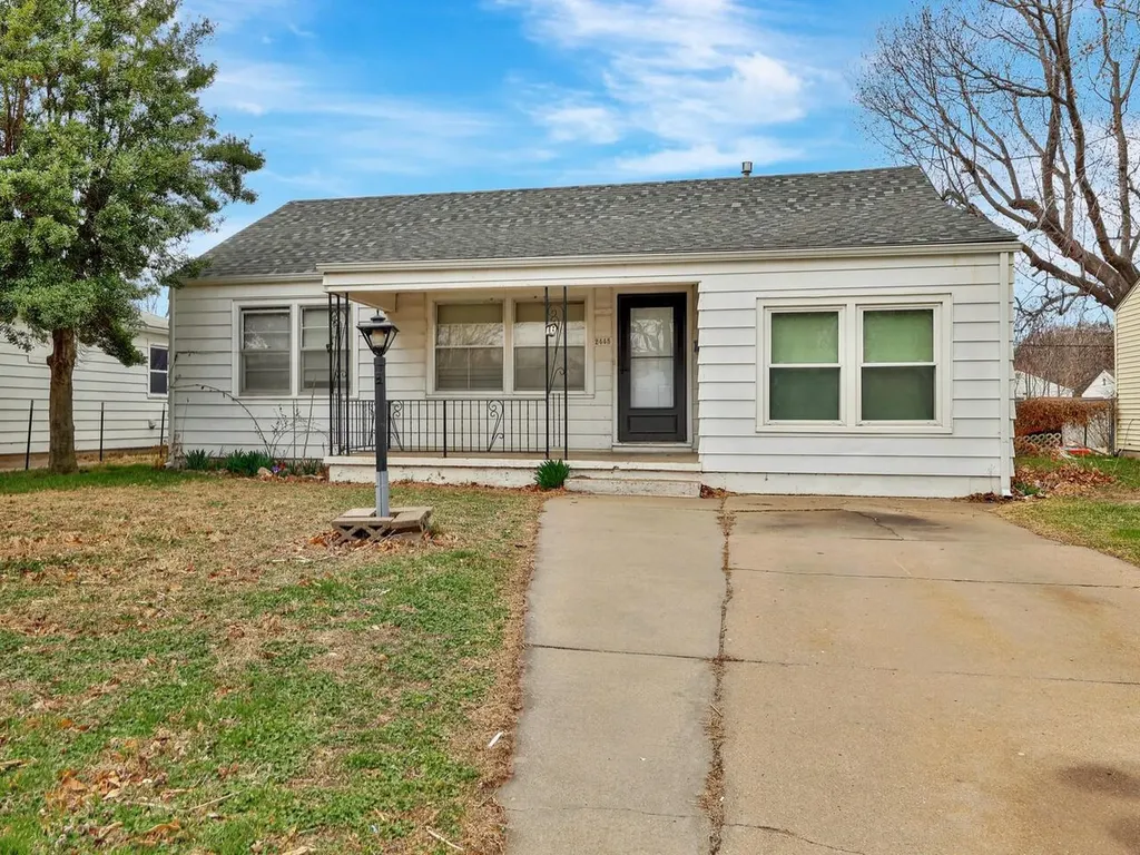2445 S Victoria Wichita KS 67216
