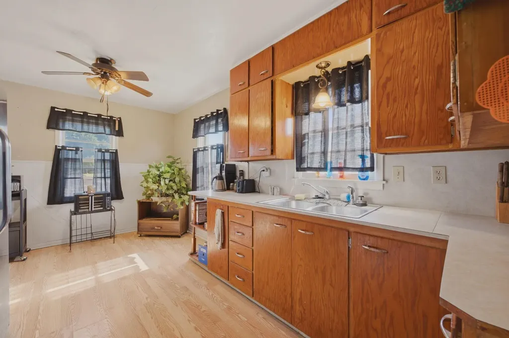 217 W Chicago Avenue Colwich KS 67030