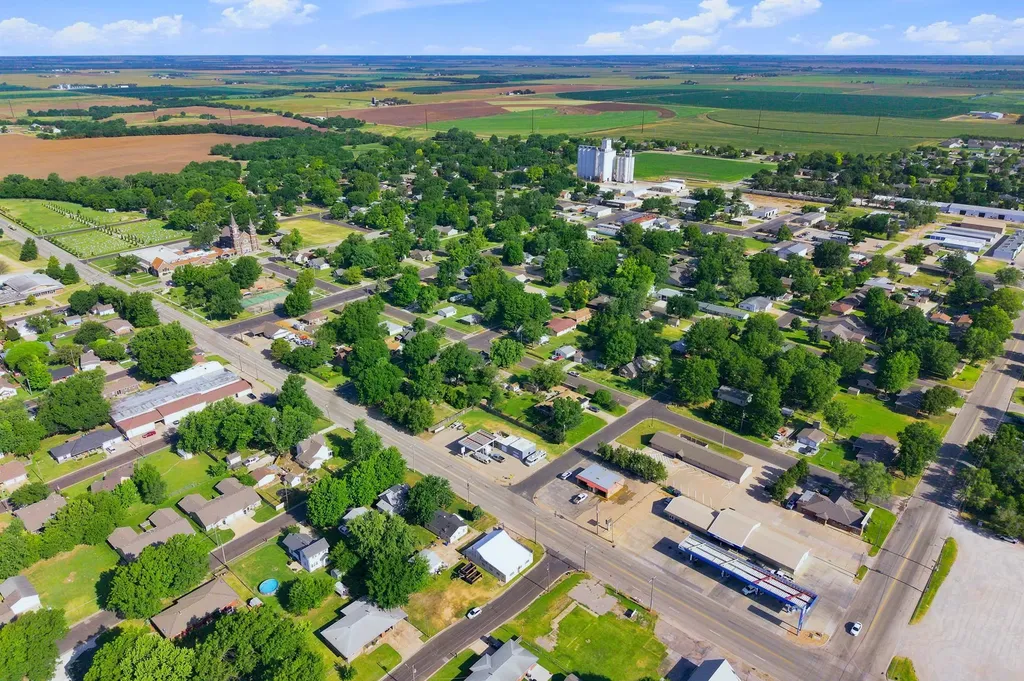 217 W Chicago Avenue Colwich KS 67030