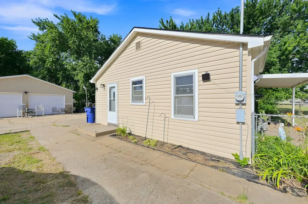 217 W Chicago Avenue Colwich KS 67030