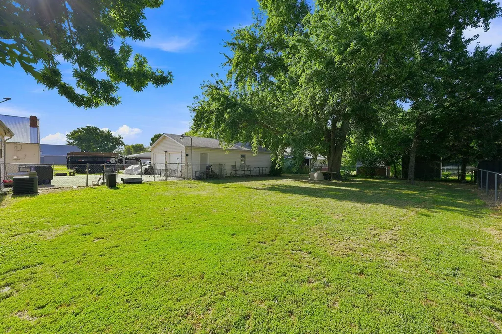 217 W Chicago Avenue Colwich KS 67030