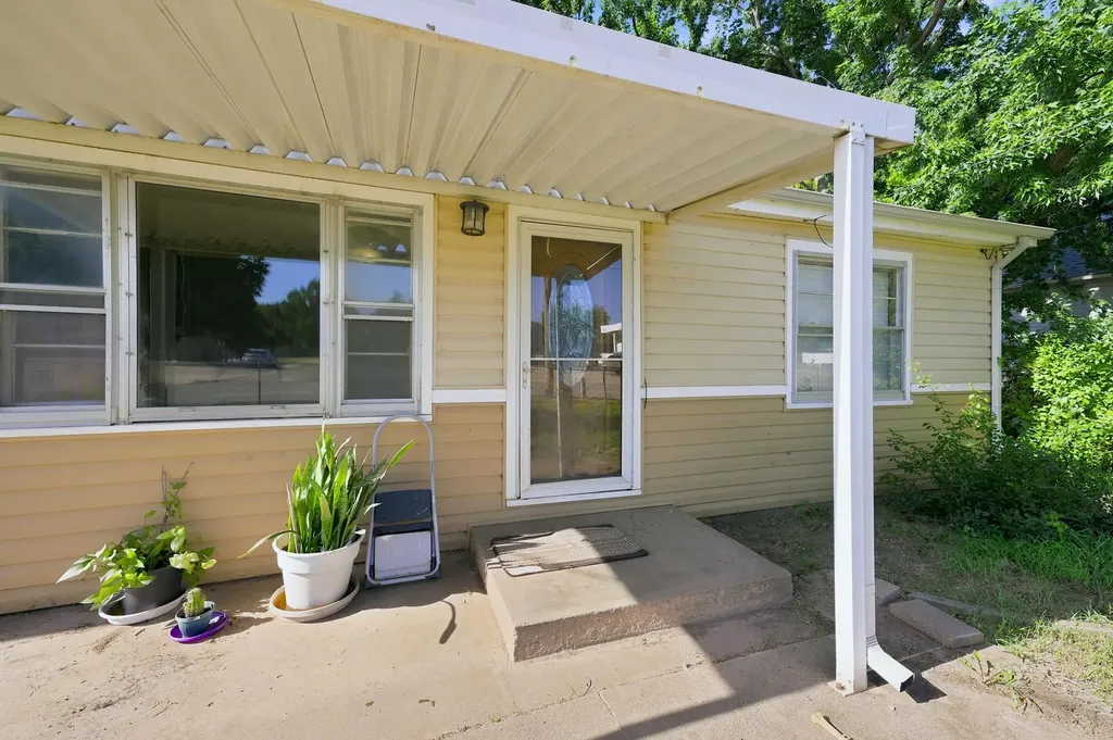 217 W Chicago Avenue Colwich KS 67030