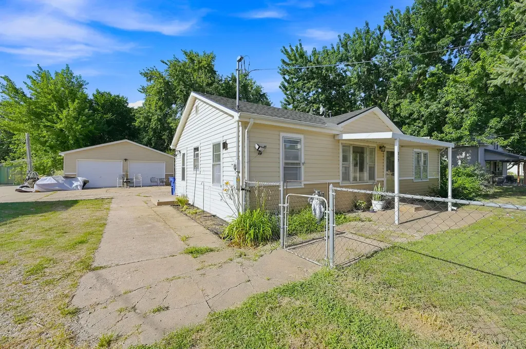 217 W Chicago Avenue Colwich KS 67030
