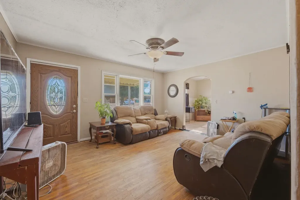 217 W Chicago Avenue Colwich KS 67030