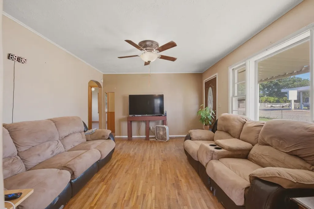 217 W Chicago Avenue Colwich KS 67030