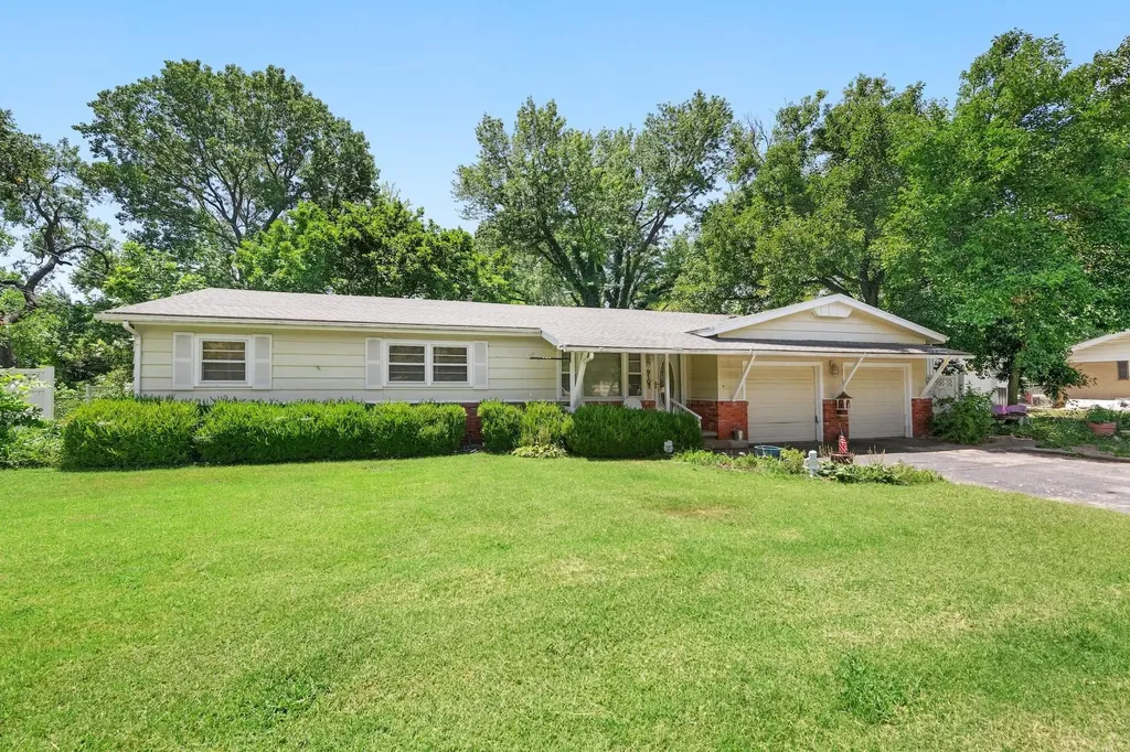 9107 W Belview Wichita KS 67209-1807