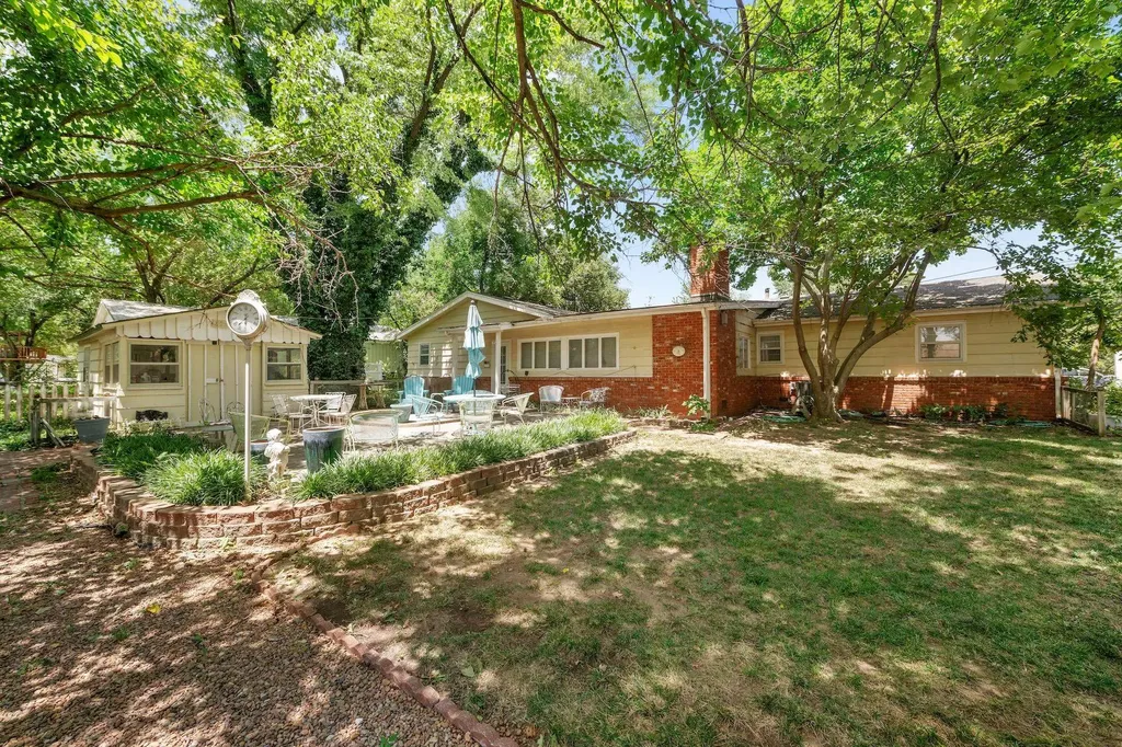 9107 W Belview Wichita KS 67209-1807