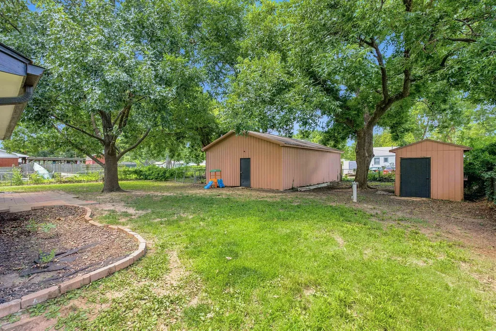 321 S 1st Street Clearwater KS 67026