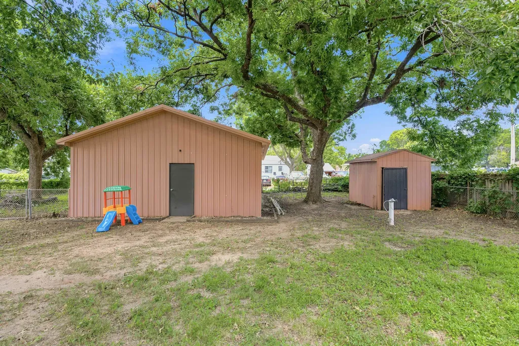 321 S 1st Street Clearwater KS 67026