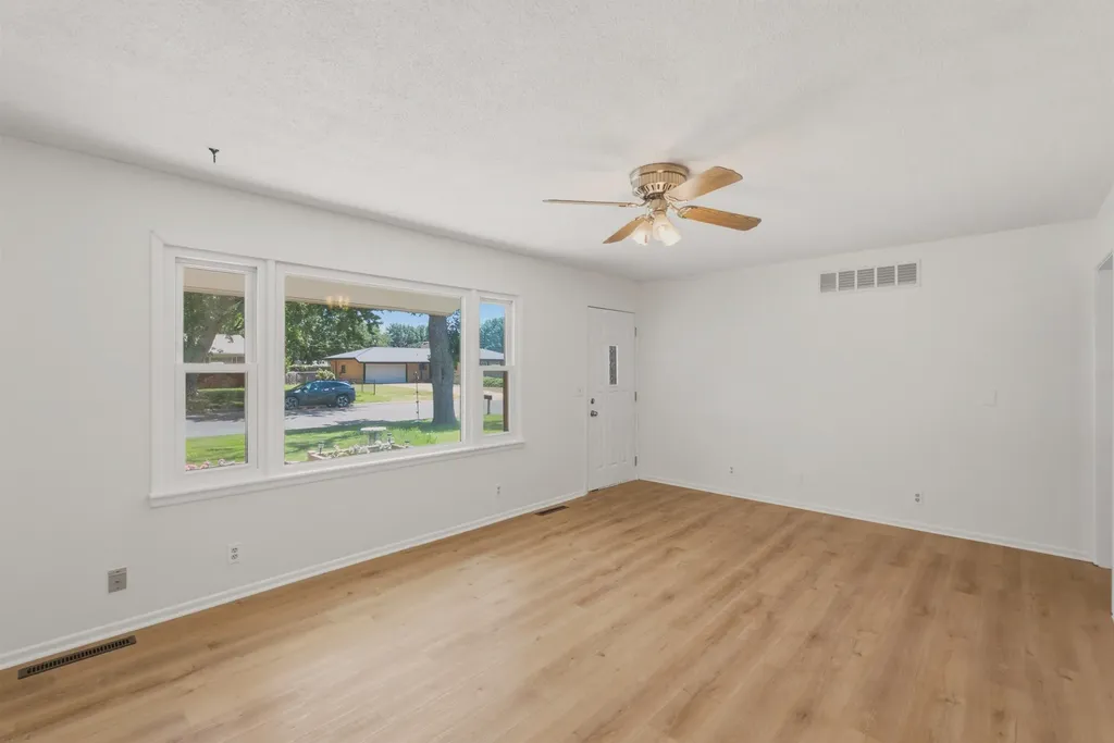 321 S 1st Street Clearwater KS 67026
