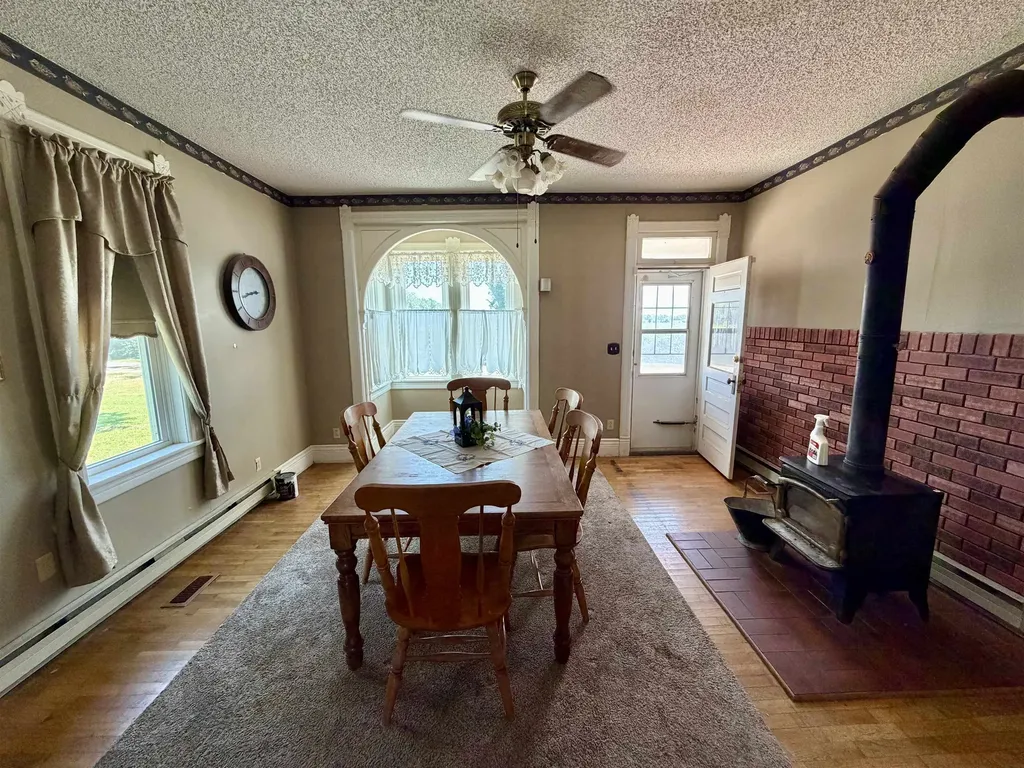 6107 S Hoover Road Sedgwick KS 67135