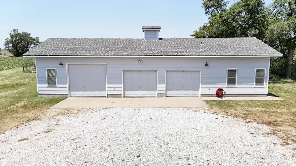 6107 S Hoover Road Sedgwick KS 67135