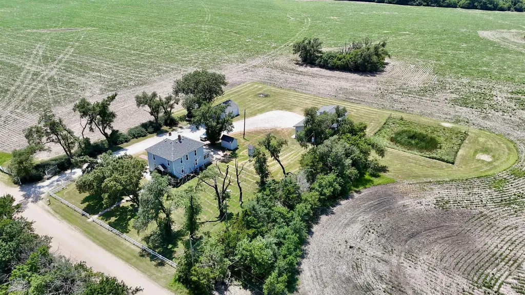 6107 S Hoover Road Sedgwick KS 67135