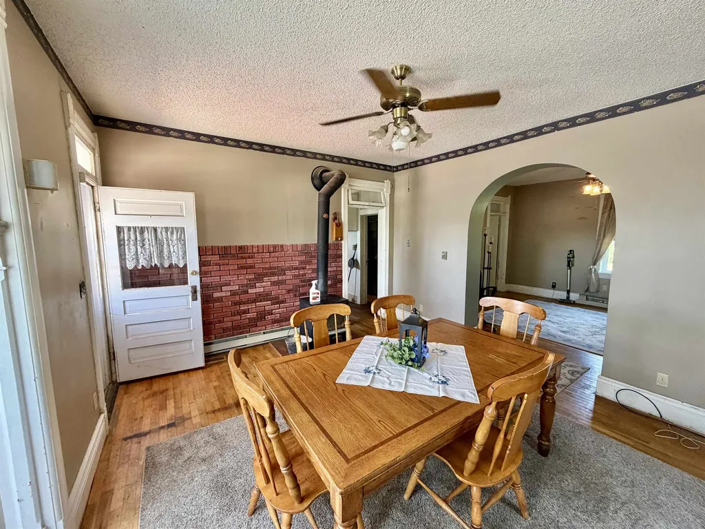 6107 S Hoover Road Sedgwick KS 67135