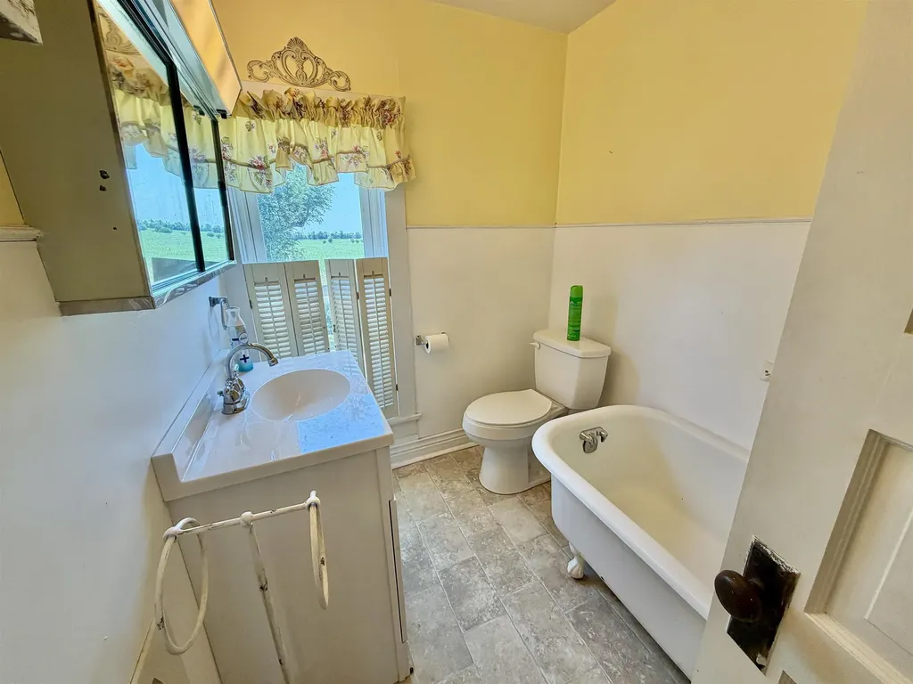 6107 S Hoover Road Sedgwick KS 67135