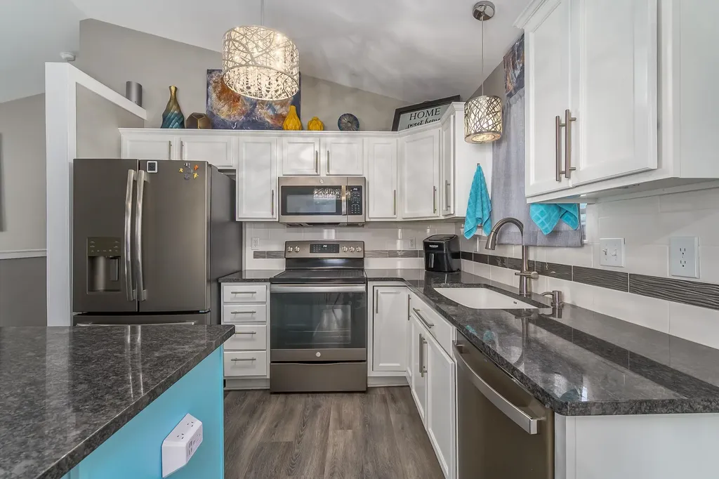 932 E Peach Court Haysville KS 67060