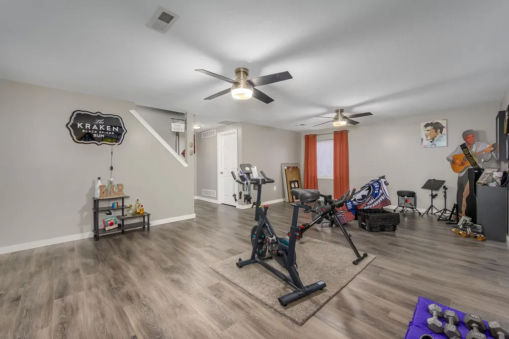 932 E Peach Court Haysville KS 67060