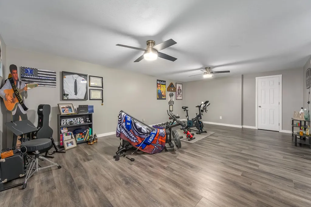 932 E Peach Court Haysville KS 67060