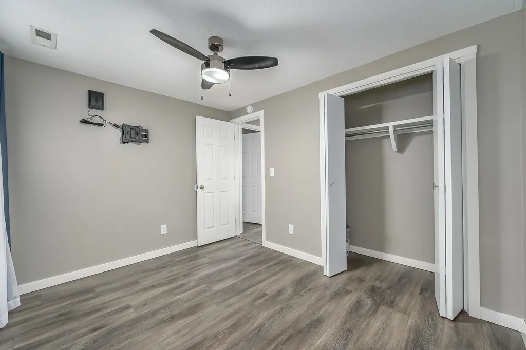 932 E Peach Court Haysville KS 67060