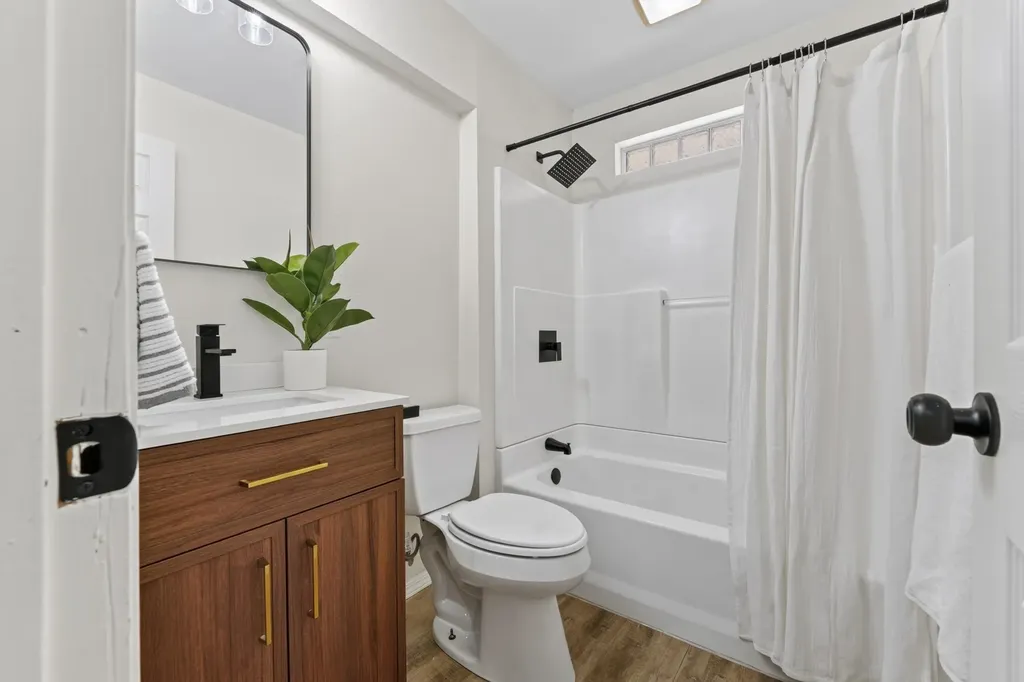 1306 Harrison Street Newton KS 67114