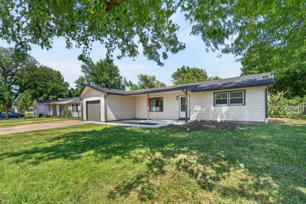 1306 Harrison Street Newton KS 67114
