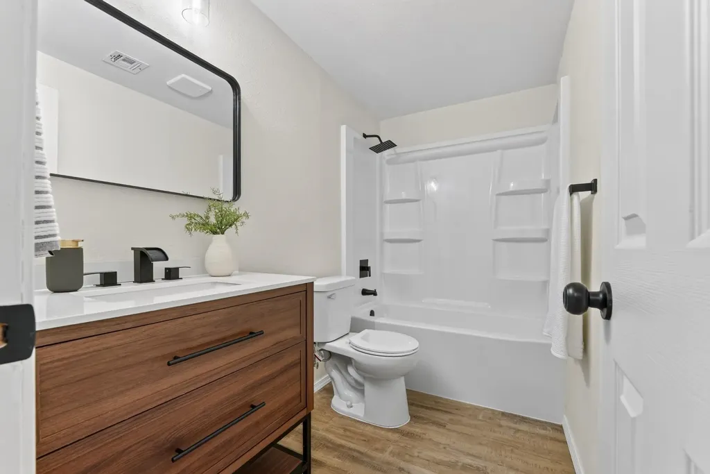 1306 Harrison Street Newton KS 67114