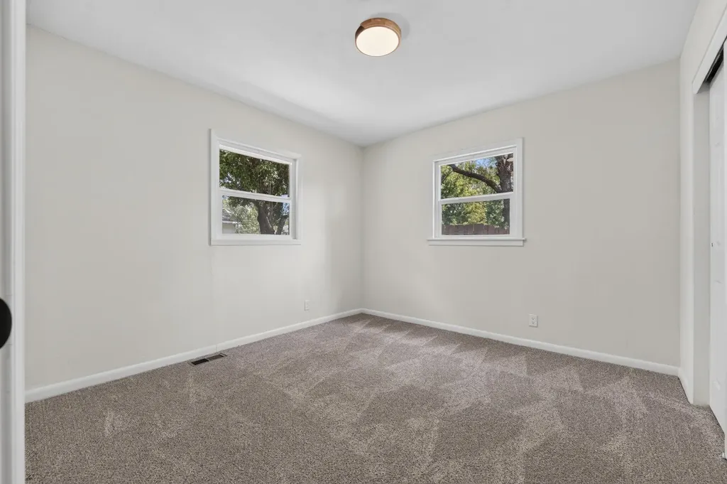 1306 Harrison Street Newton KS 67114