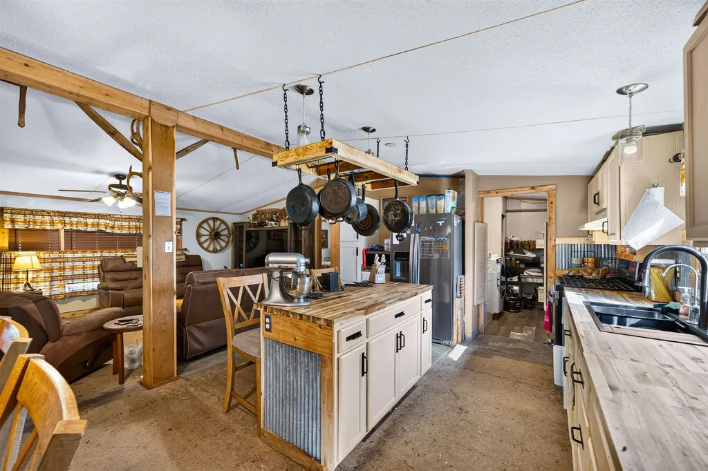 10150 SE Turkey Creek Road Leon KS 67074