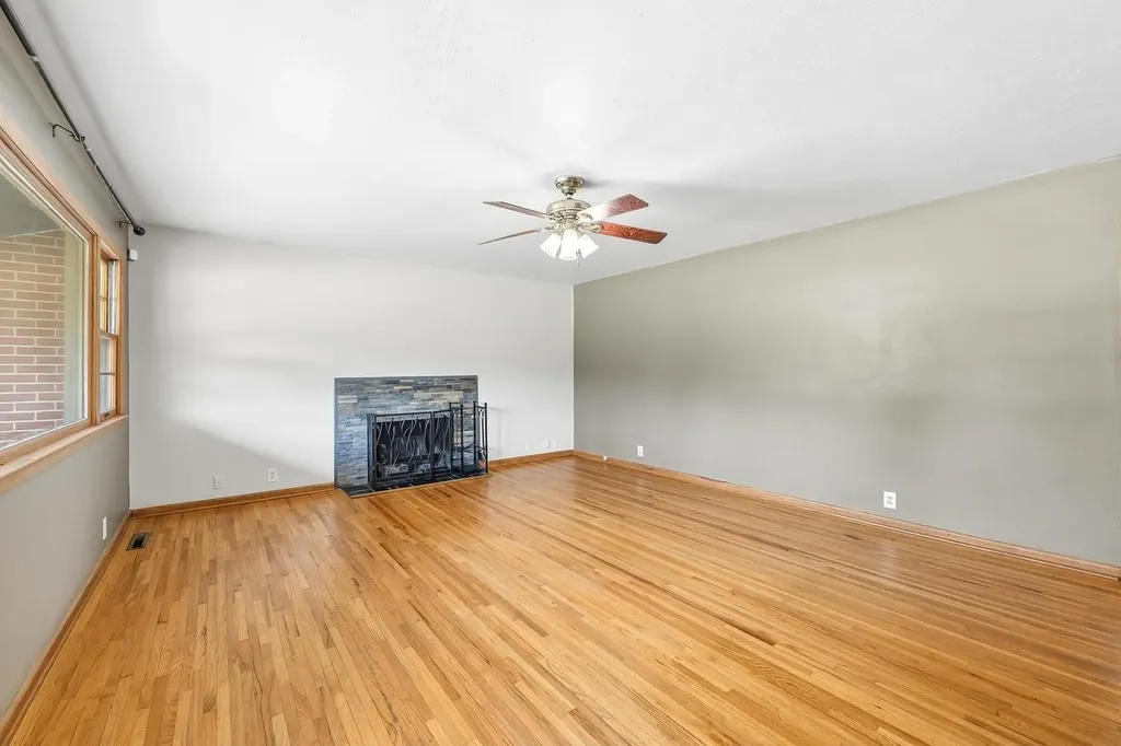 5700 E Perryton Bel Aire KS 67220