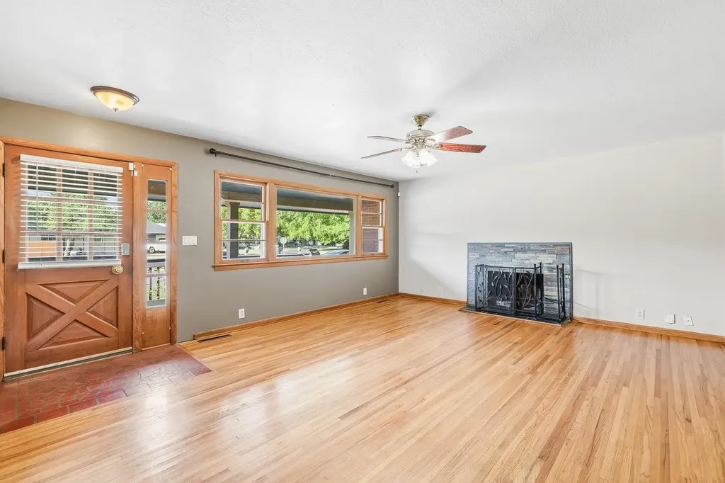 5700 E Perryton Bel Aire KS 67220